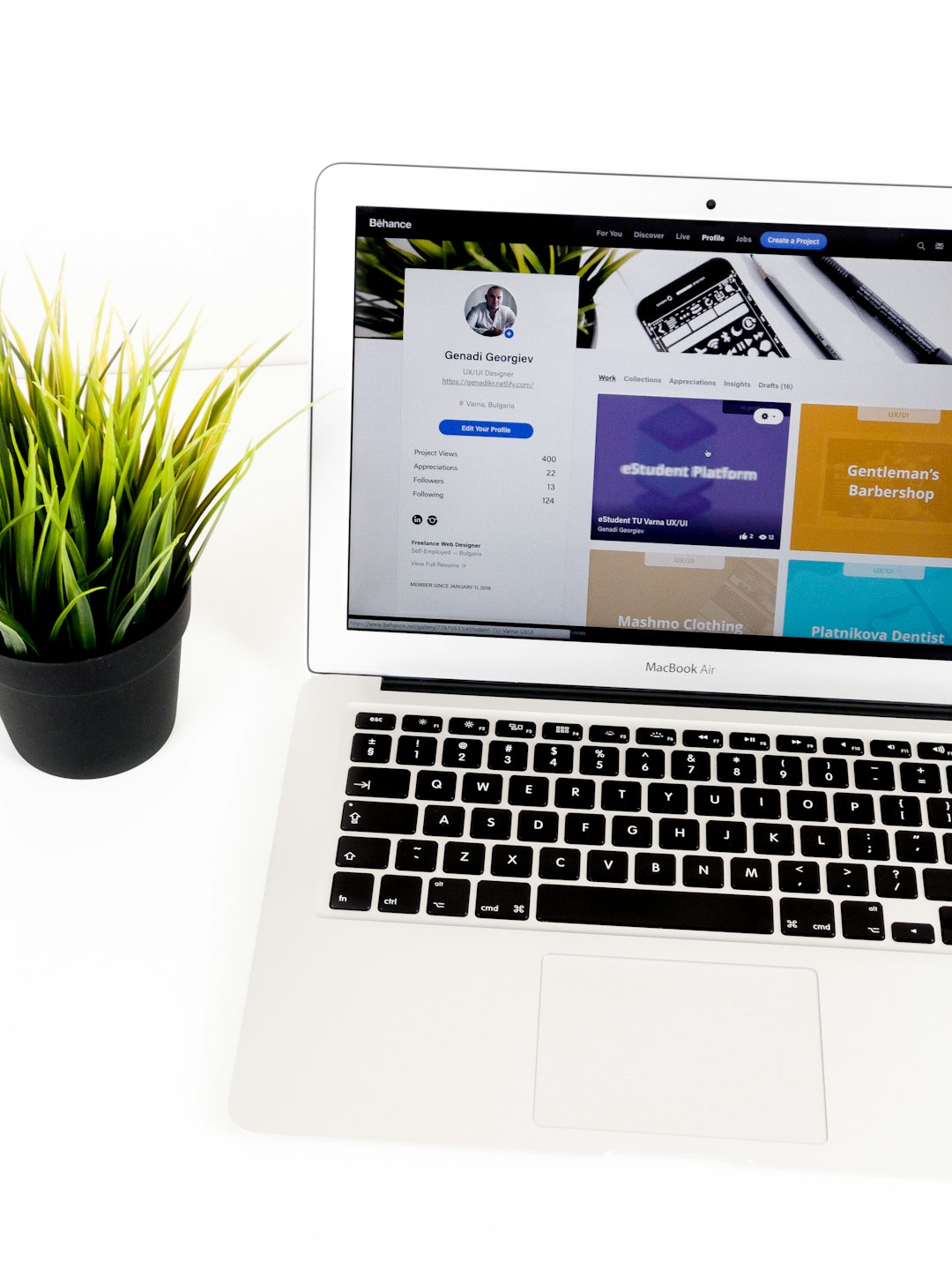 turned-on-macbook-air-wrdaxvyvqxq